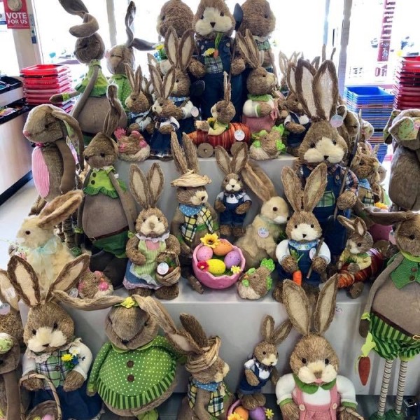 Easter Display House Warehouse