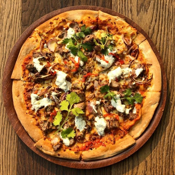 Gourmet pizza at George IV Inn
