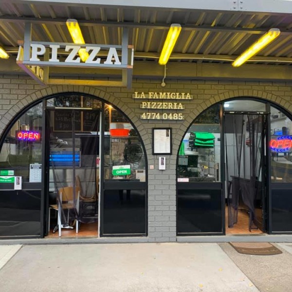 LaFamiglia Pizzeria