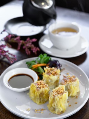 Red Delicious & Co Café and Restaurant