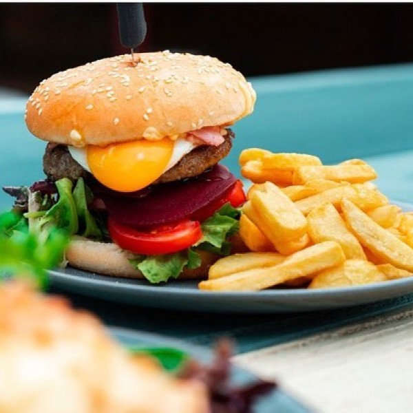 Burger at The Oaks Hotel